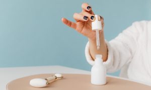 OLAY发布第6代超红瓶，抗老护肤卷向细胞级配方叙事