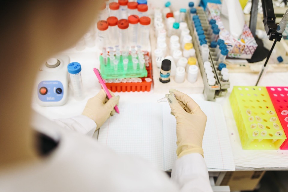 夸迪注光瓶发布,华熙生物推线粒体抗氧组方-中国商业网 夸迪注光瓶发布,华熙生物推线粒体抗氧组方-中国商业网